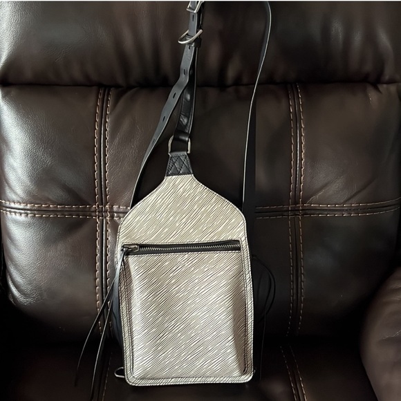 rag & bone Handbags - Rag & Bone Elliot Bagpack Slingbag Unisex Rare EUC